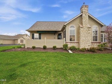 2690 N Canterbury Circle , Port Clinton, OH 43452