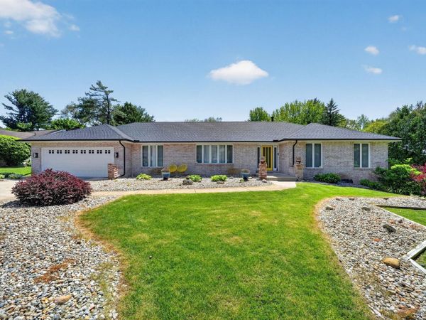 17202 Pencross Drive, Granger, IN 46530