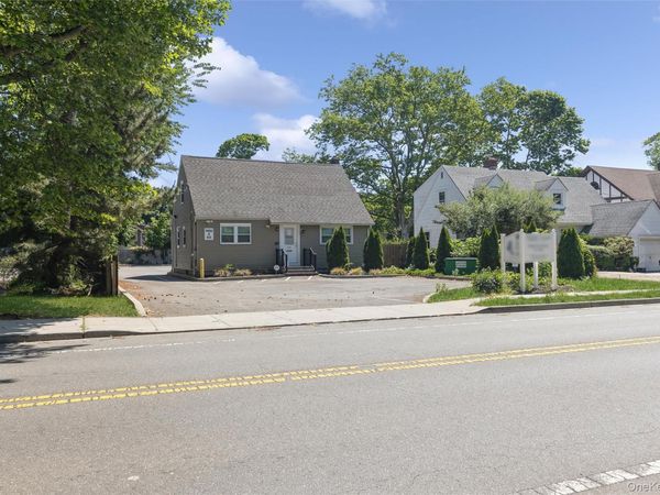 976 Roanoke Avenue, Riverhead, NY 11901