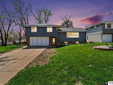 4911 Saratoga Street , Omaha, NE 68104