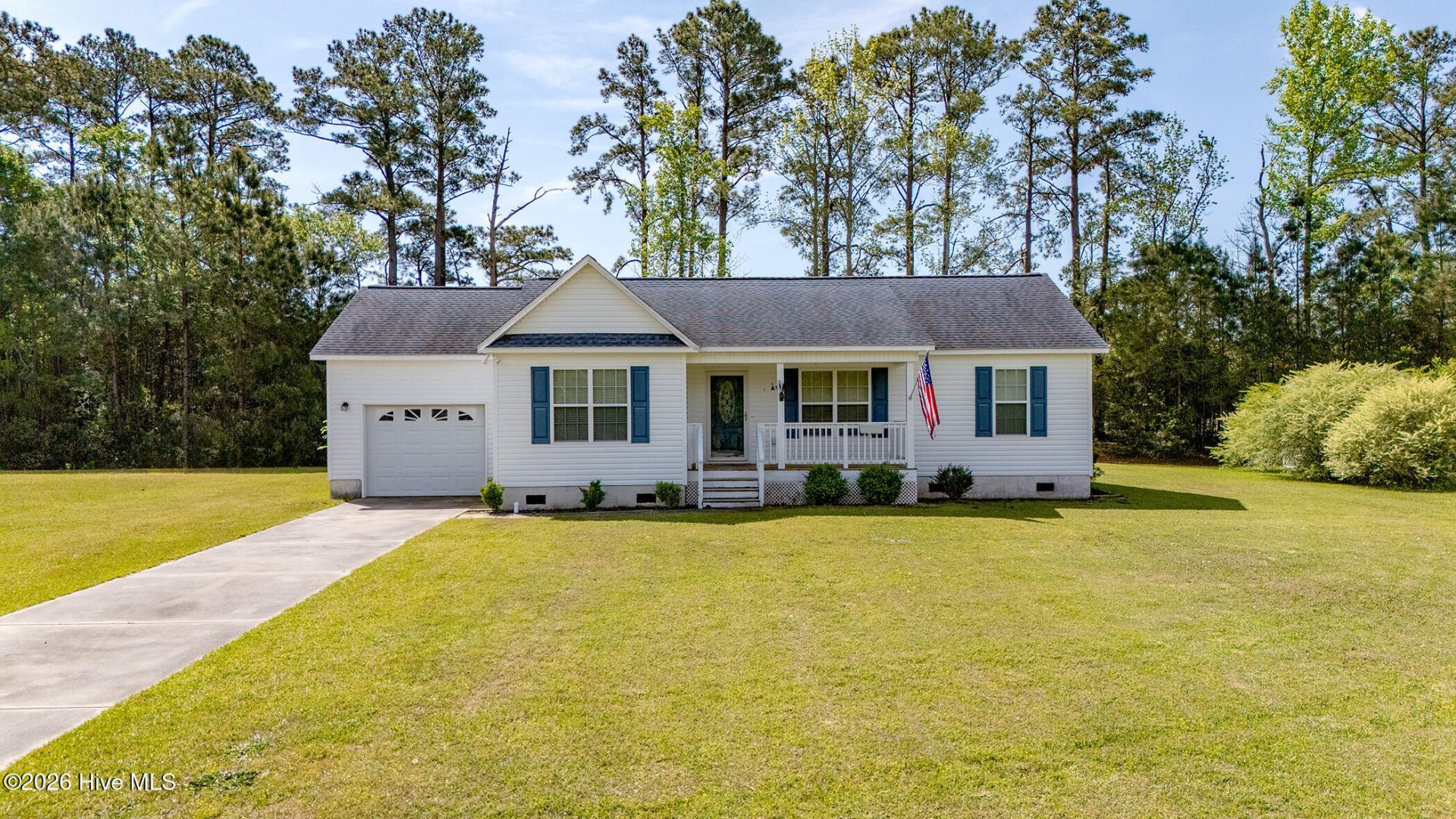 452 Woodland Drive , Swansboro, NC 28584 Main Photo