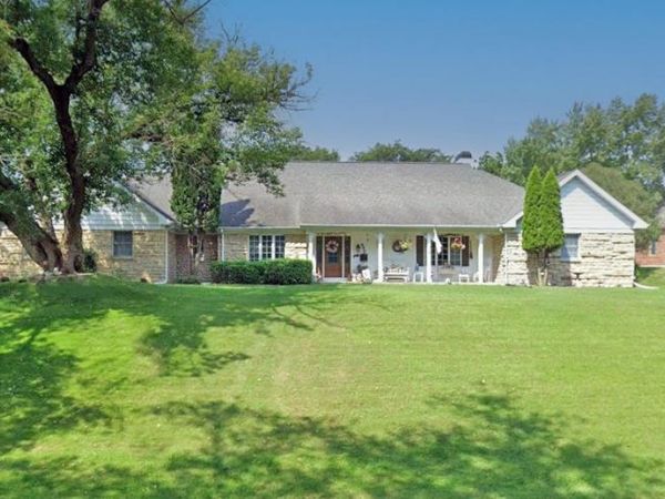 995 Prince Phillip Drive, Dubuque, IA 52003