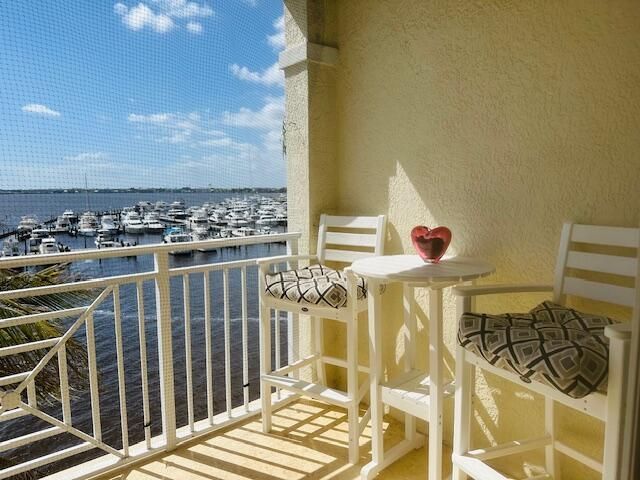 975 NW Flagler Avenue, Unit 403, Stuart, FL 34994 Photo