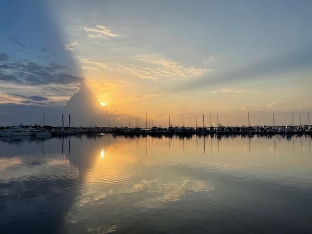 975 NW Flagler Avenue, Unit 403, Stuart, FL 34994 Photo