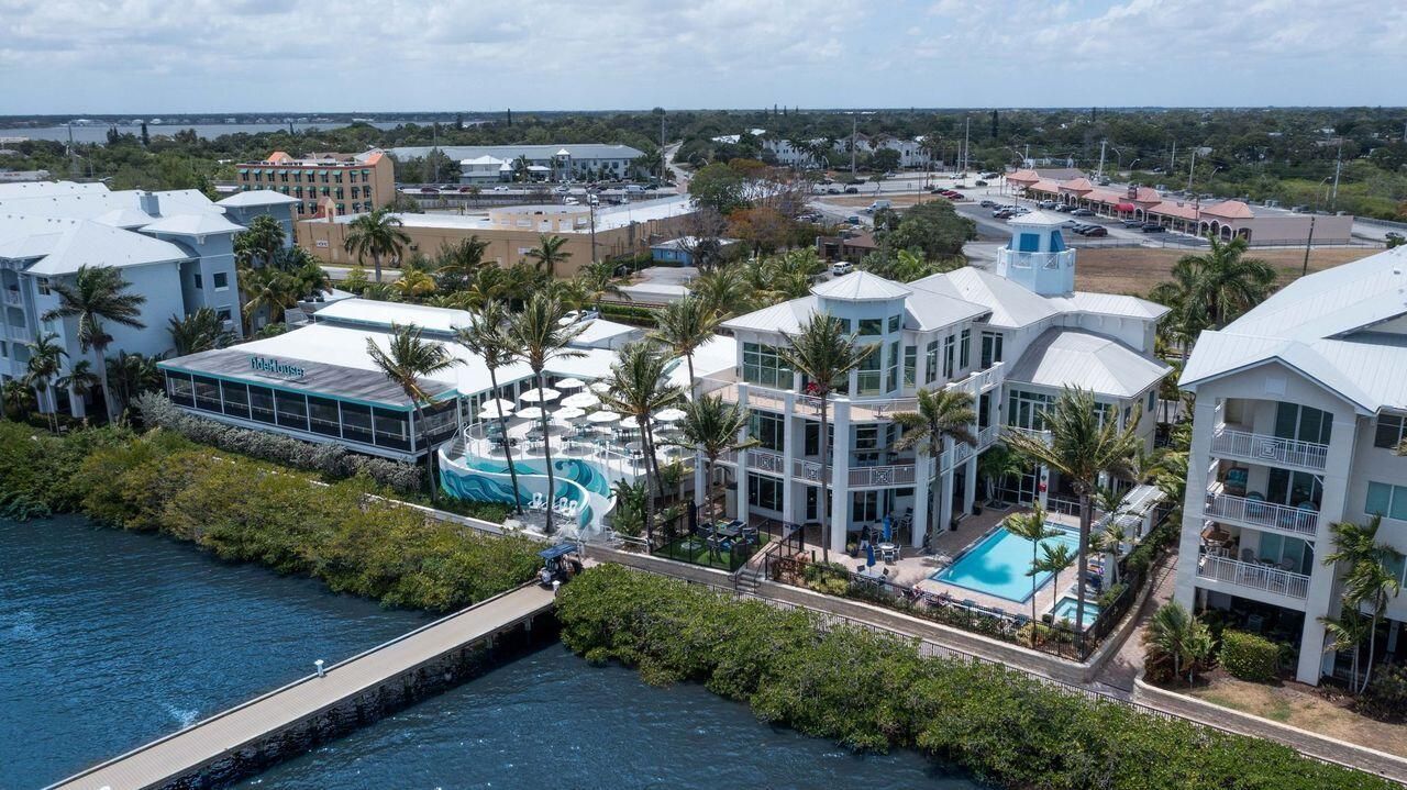 975 NW Flagler Avenue, Unit 403, Stuart, FL 34994 Photo