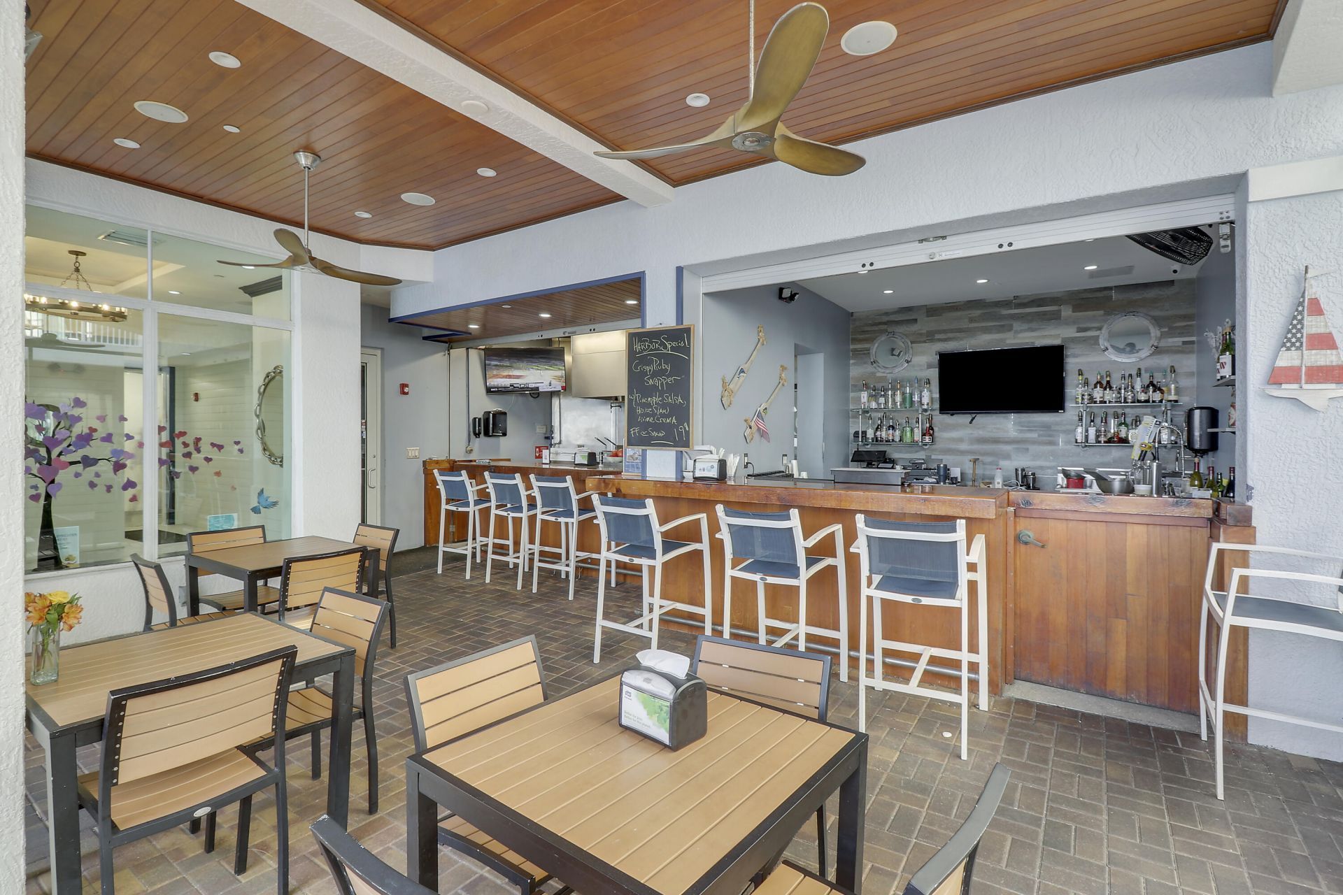 975 NW Flagler Avenue, Unit 403, Stuart, FL 34994 Photo