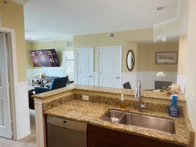 975 NW Flagler Avenue, Unit 403, Stuart, FL 34994 Photo