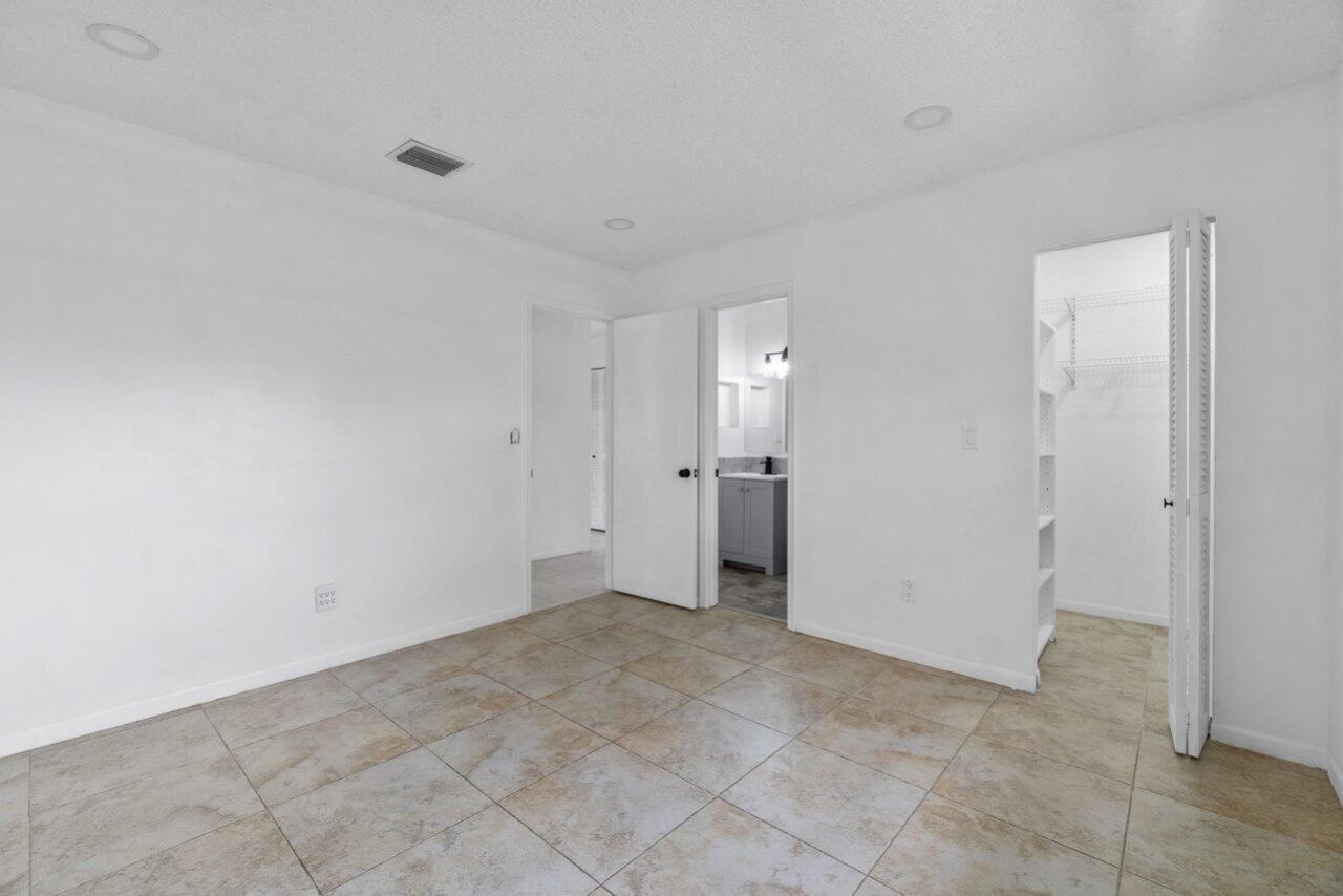 1620 Granfern Avenue, Unit 1620, West Palm Beach, FL 33415 Photo