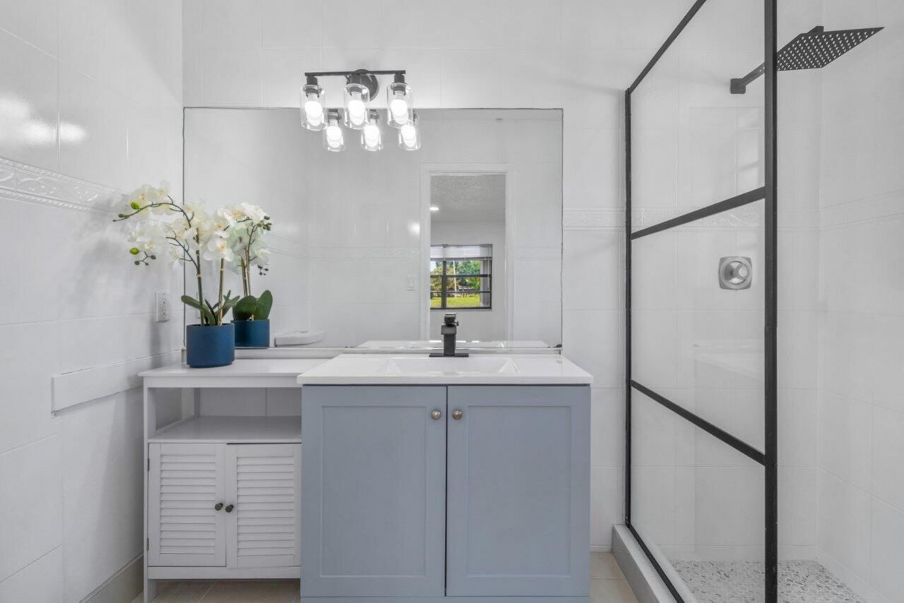 1620 Granfern Avenue, Unit 1620, West Palm Beach, FL 33415 Photo