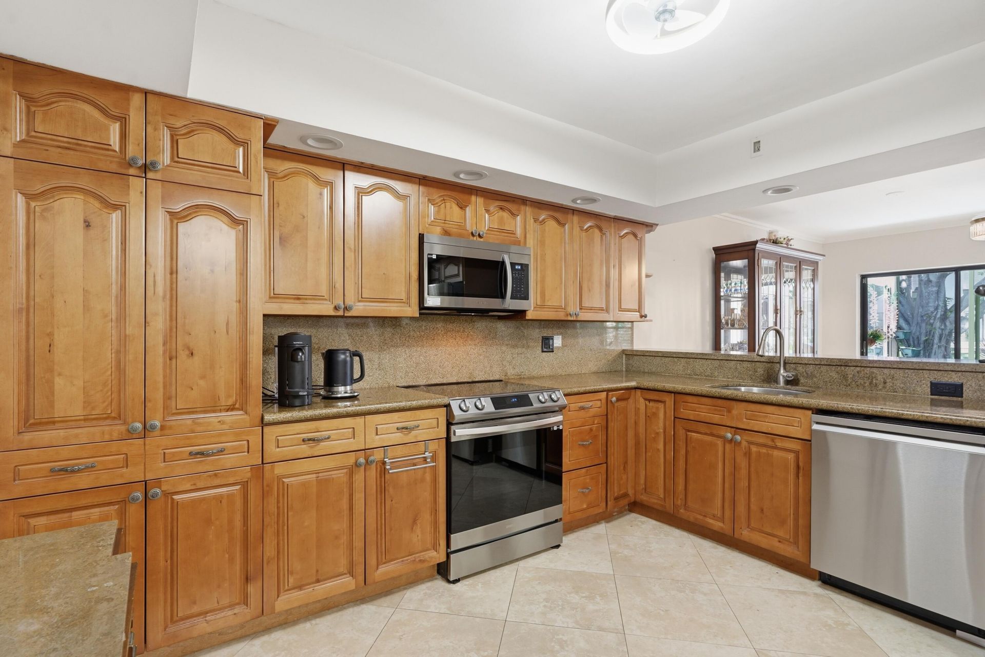 6075 Glendale Drive, Boca Raton, FL 33433 Photo
