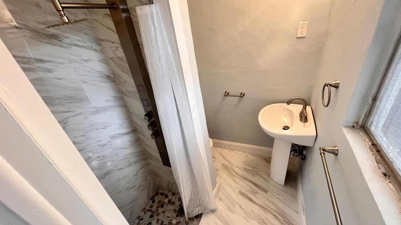 712 Tuscaloosa Street, West Palm Beach, FL 33405 Photo