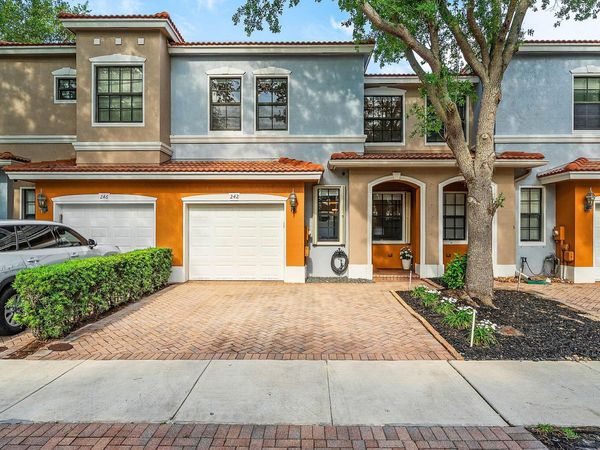 242 E Chrystie Circle, Delray Beach, FL 33484