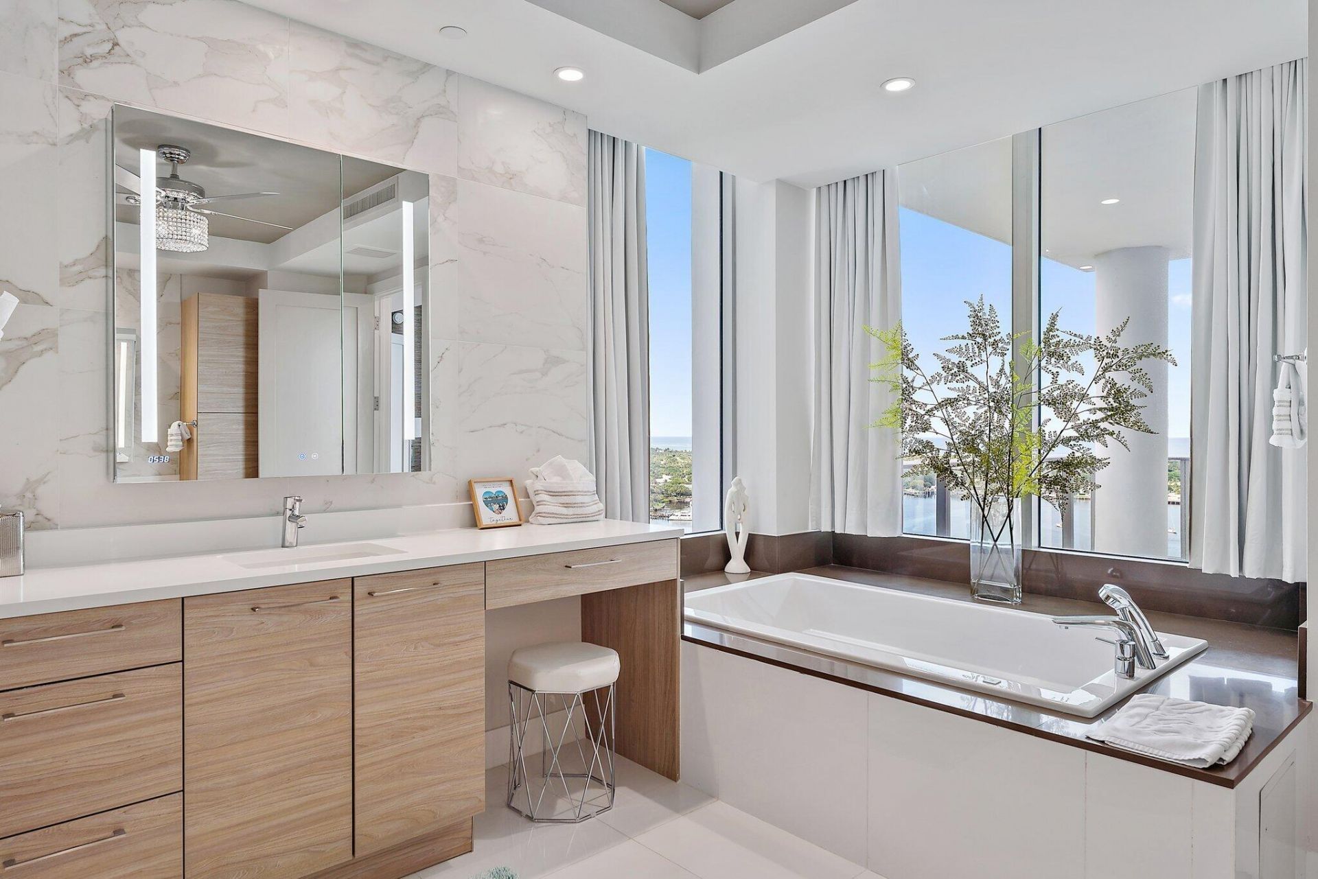 1 Water Club Way, Unit 2003, North Palm Beach, FL 33408 Photo