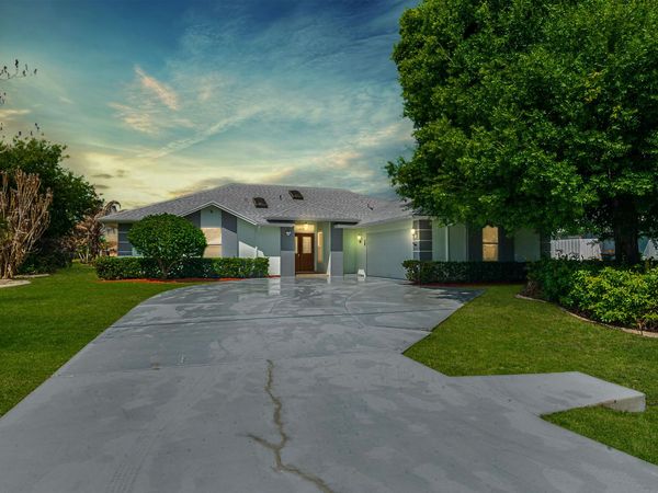 5400 NW Emblem Street, Port St. Lucie, FL 34983