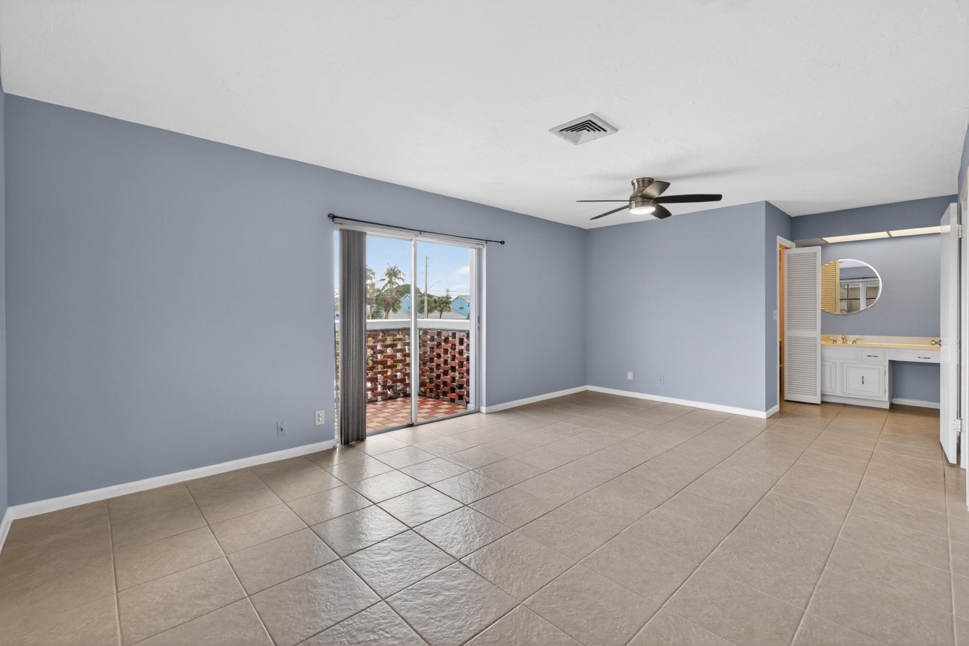 423 Pine Tree Court, Unit 23, Atlantis, FL 33462 Photo