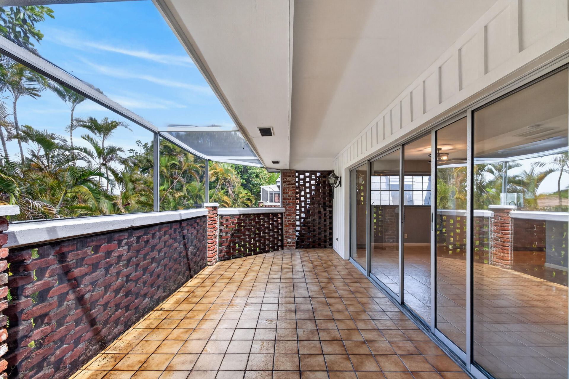 423 Pine Tree Court, Unit 23, Atlantis, FL 33462 Photo