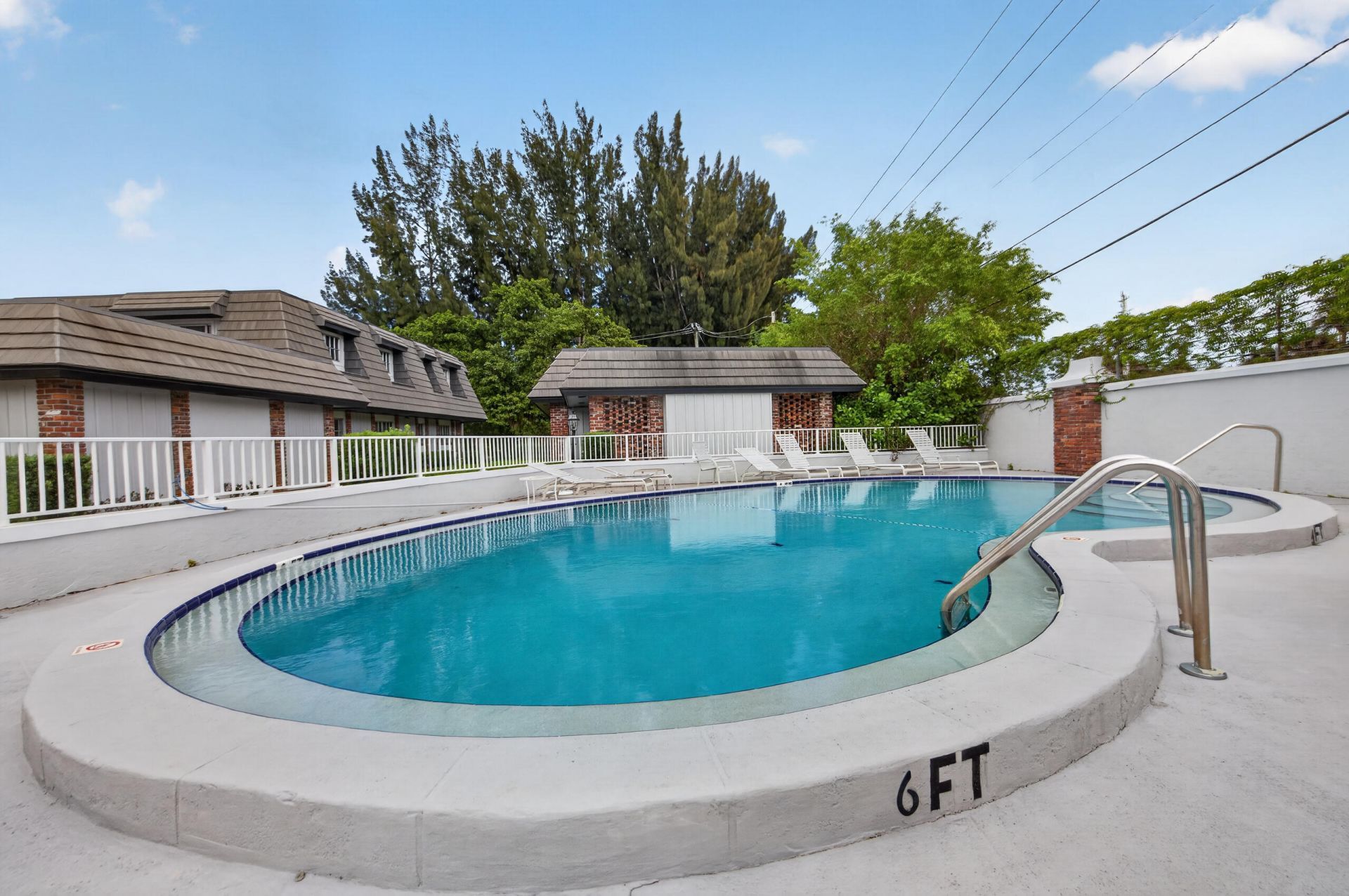 423 Pine Tree Court, Unit 23, Atlantis, FL 33462 Photo