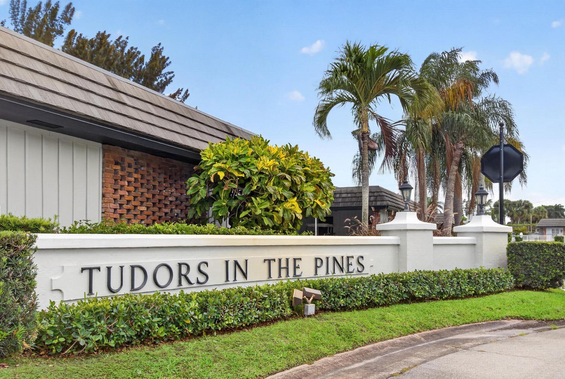 423 Pine Tree Court, Unit 23, Atlantis, FL 33462 Photo