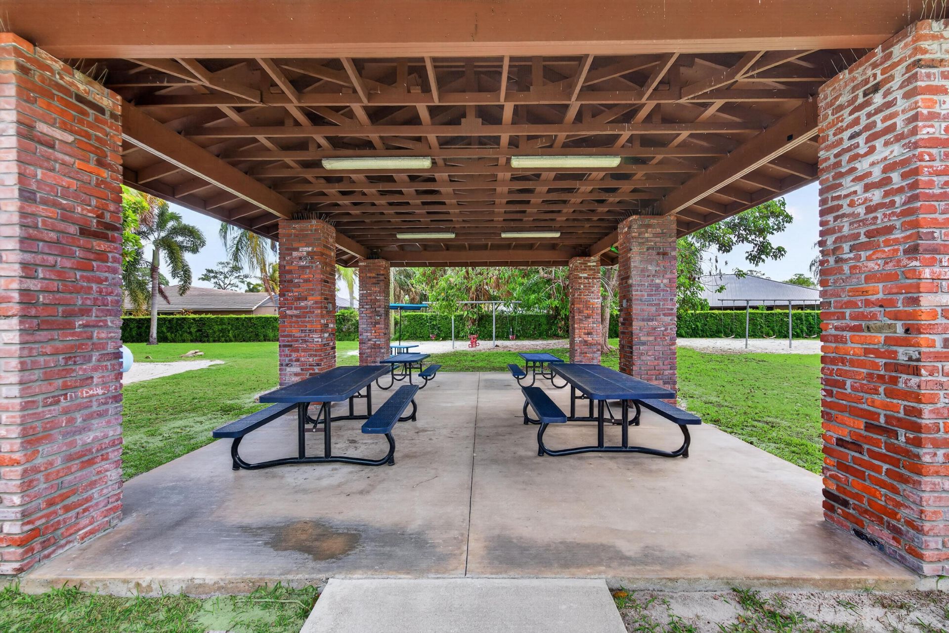 423 Pine Tree Court, Unit 23, Atlantis, FL 33462 Photo