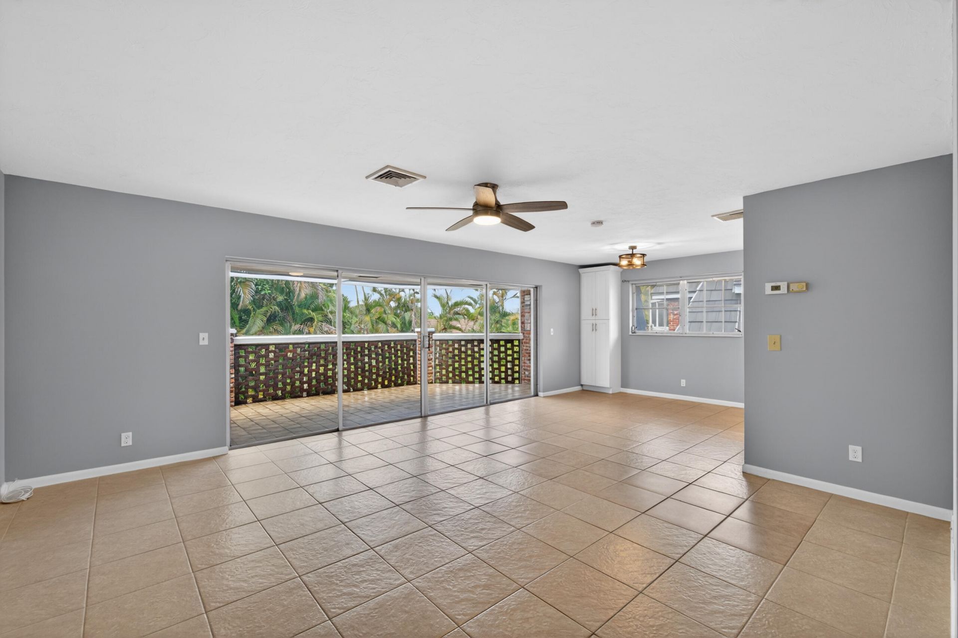 423 Pine Tree Court, Unit 23, Atlantis, FL 33462 Photo