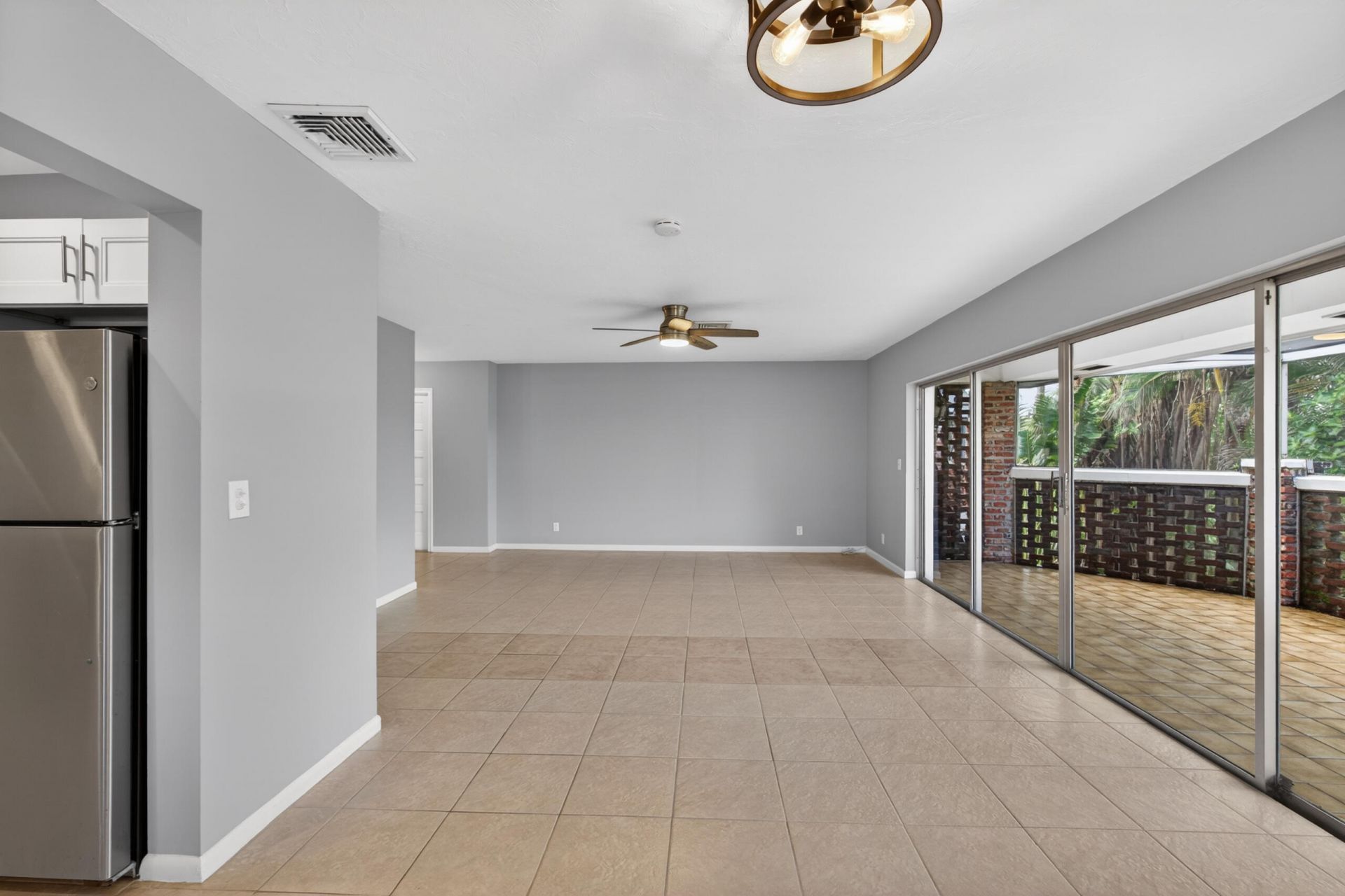 423 Pine Tree Court, Unit 23, Atlantis, FL 33462 Photo