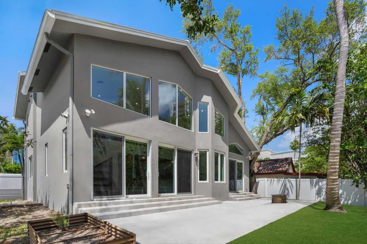 216 SE 10th Street, Fort Lauderdale, FL 33316 Photo