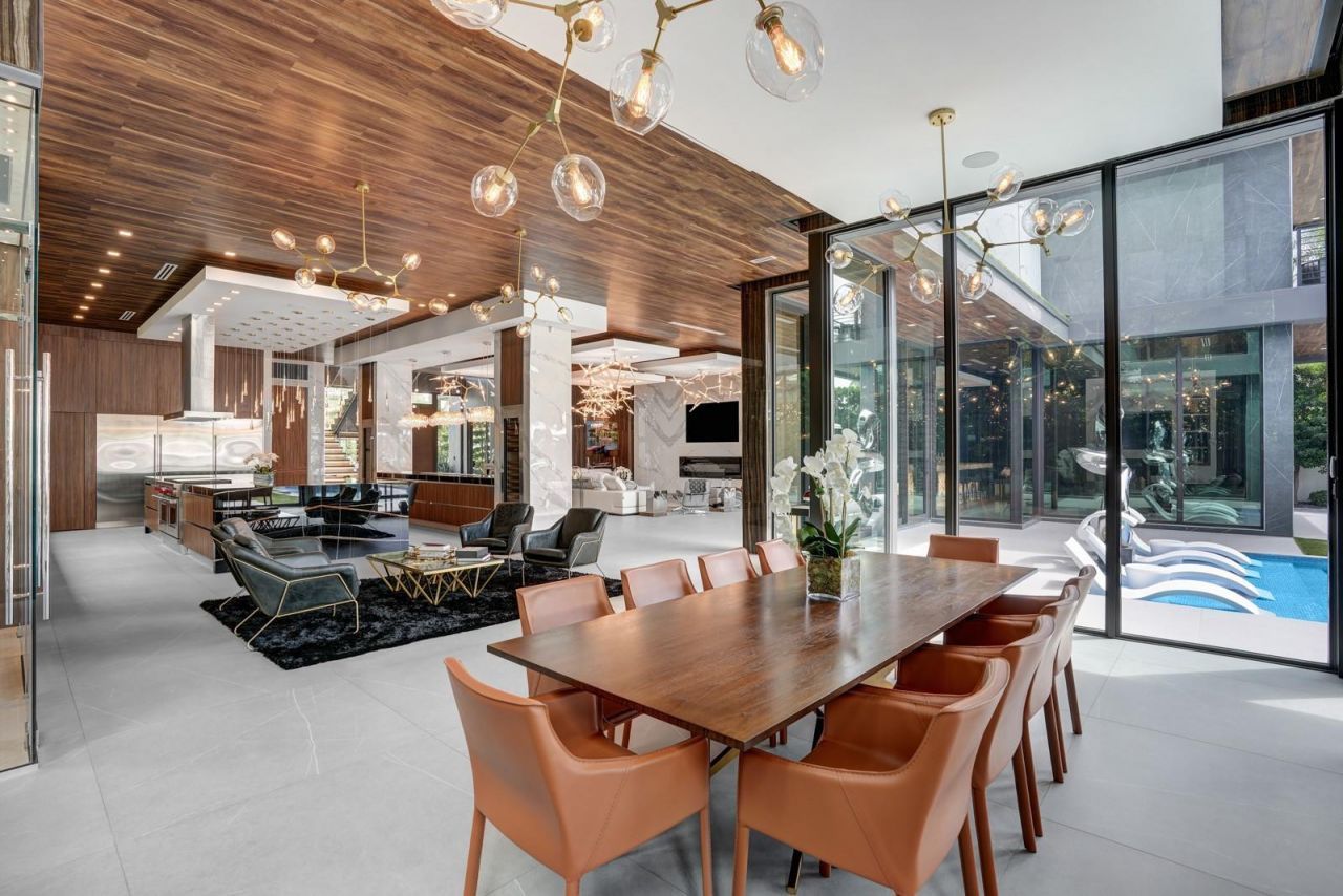 671 Middle River Drive, Fort Lauderdale, FL 33304 Photo