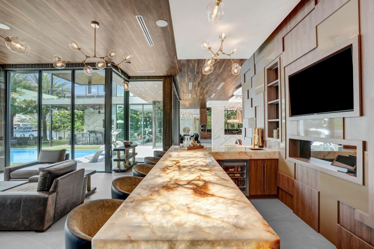 671 Middle River Drive, Fort Lauderdale, FL 33304 Photo