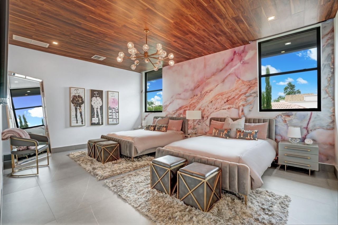 671 Middle River Drive, Fort Lauderdale, FL 33304 Photo