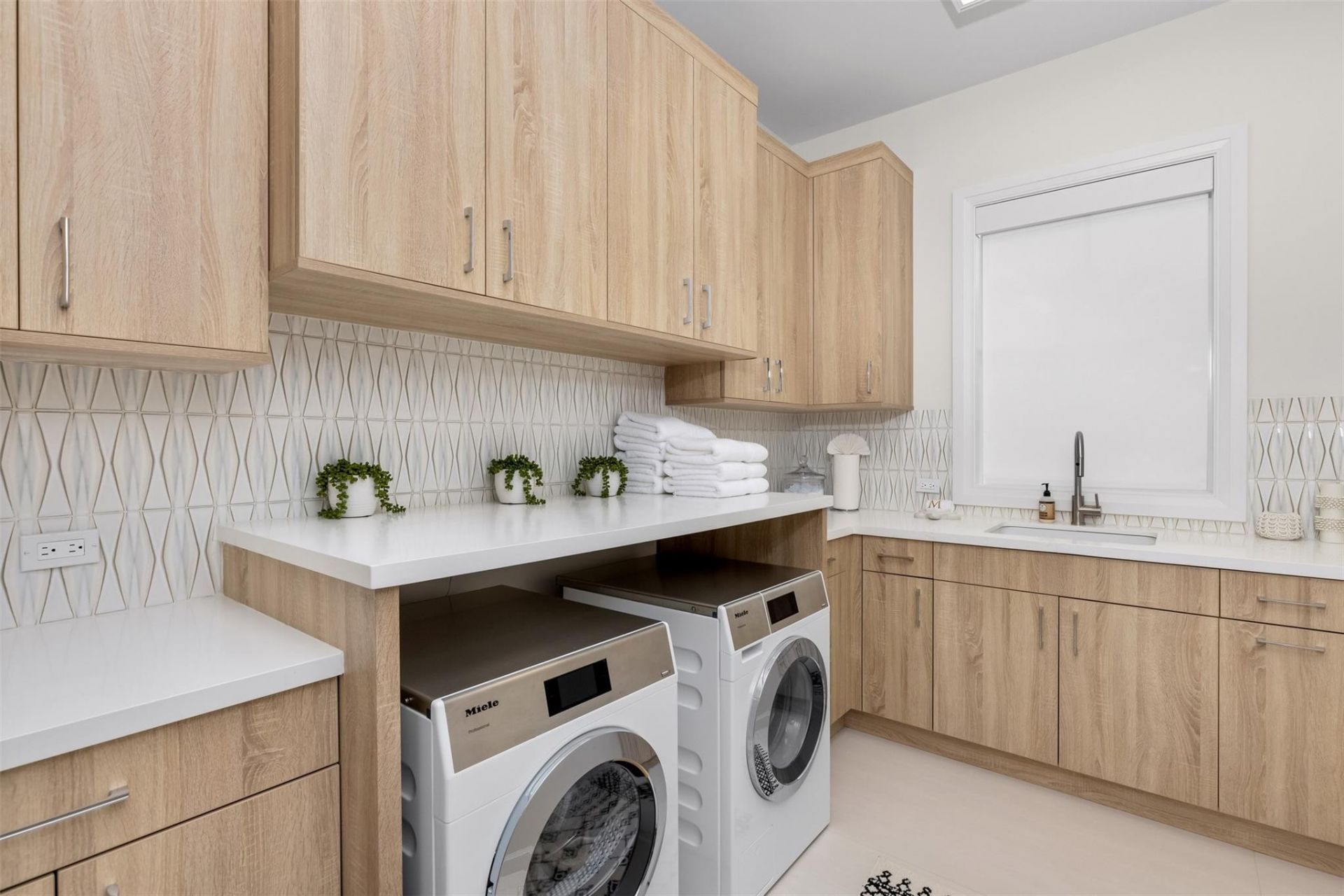 2520 Del Lago Drive, Fort Lauderdale, FL 33316 Photo