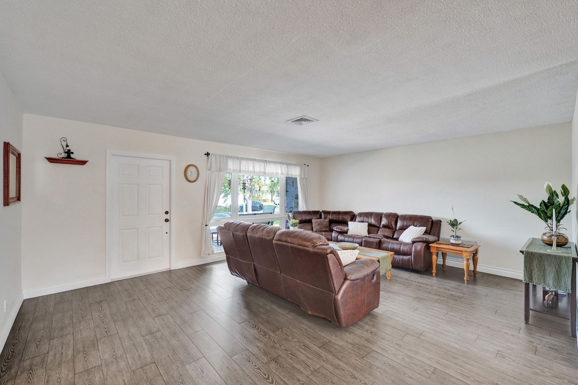 1921 N 49th Avenue, Hollywood, FL 33021 Photo