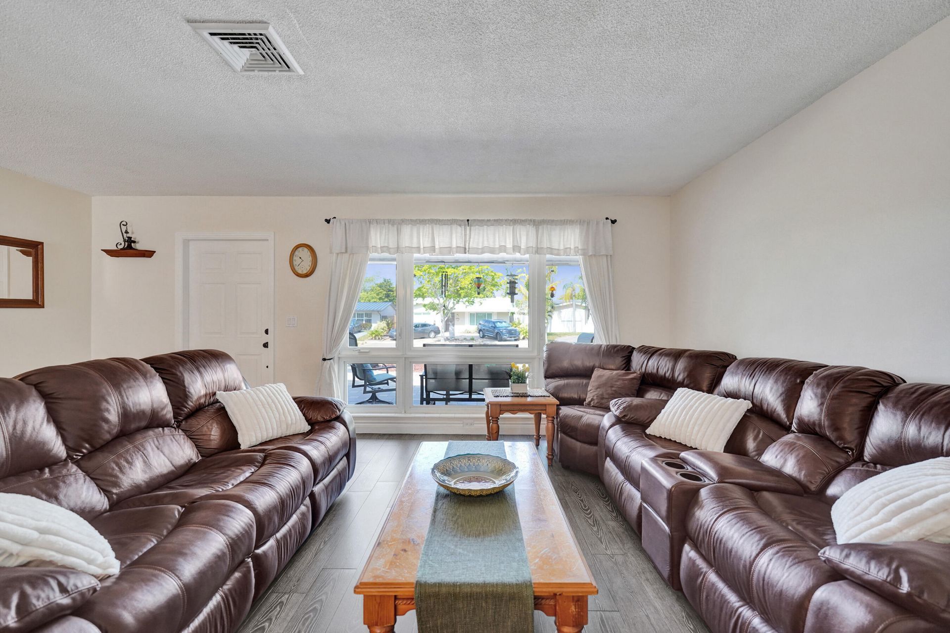 1921 N 49th Avenue, Hollywood, FL 33021 Photo