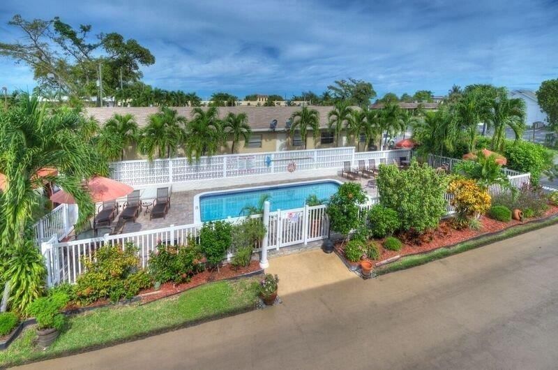 221 SE 9th Avenue, Unit 103, Pompano Beach, FL 33060 Photo