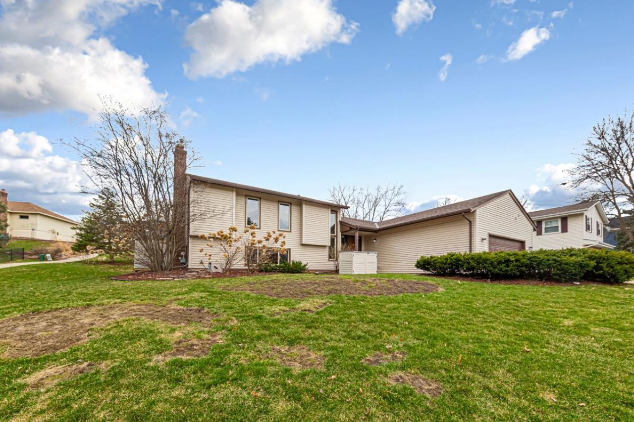 3509 W 99th Street, Bloomington, MN 55431