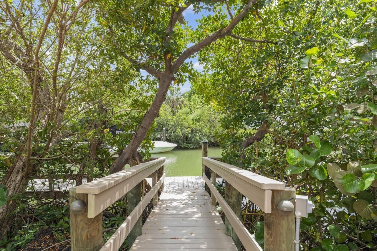 545 Lighthouse Way, Sanibel, FL 33957 Photo