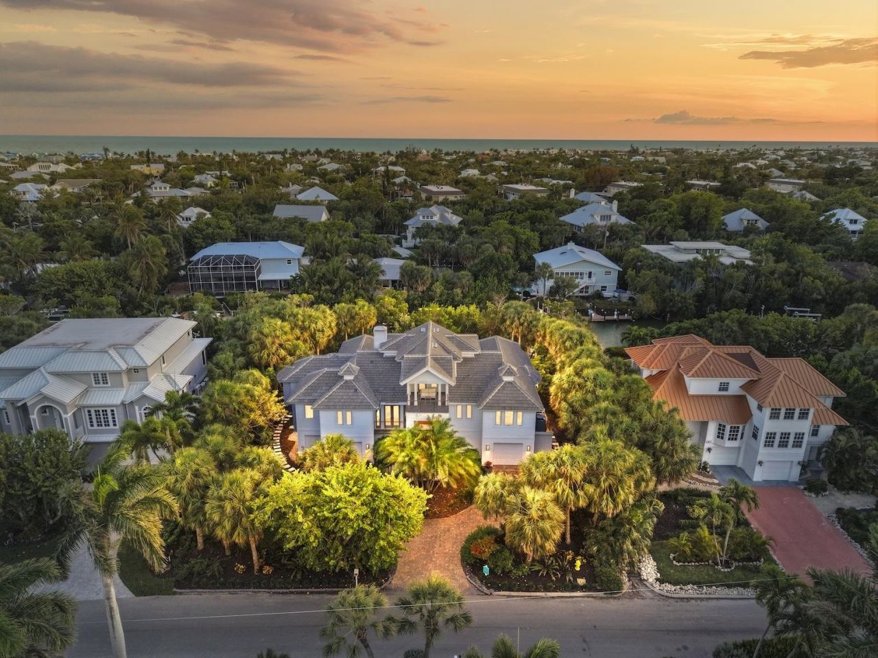 545 Lighthouse Way, Sanibel, FL 33957 Photo
