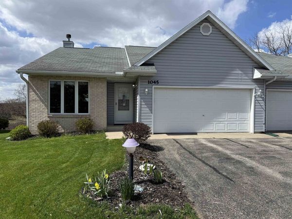 1045 Saddle Ridge, Portage, WI 53901