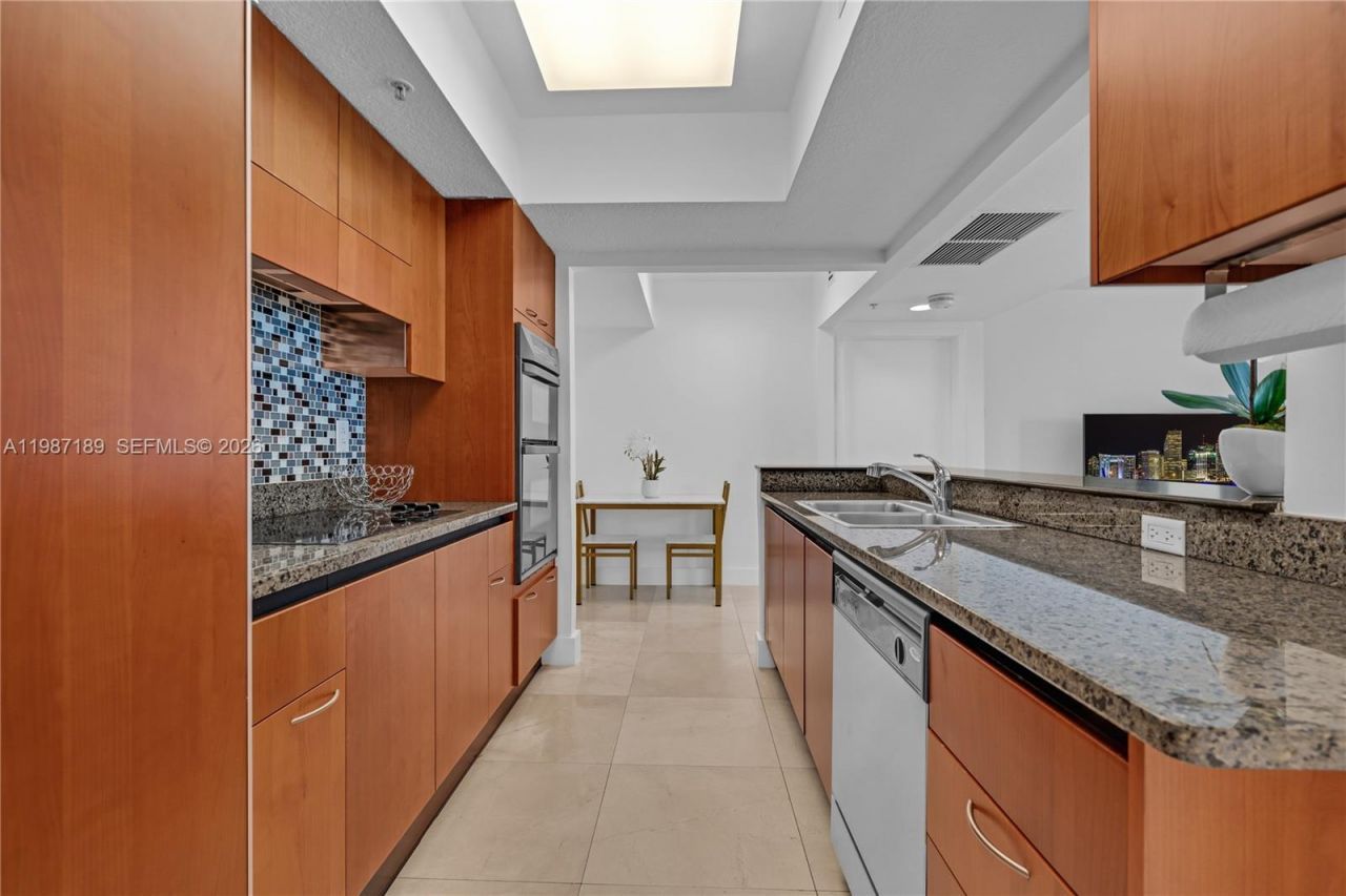 1500 Ocean Dr, Unit 505, Miami Beach, FL 33139 Photo