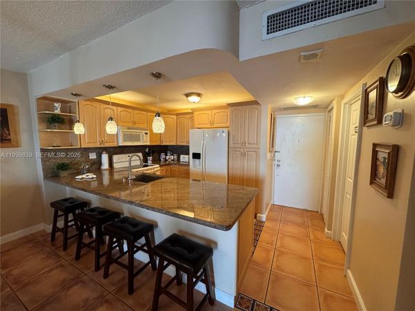 3725 S Ocean Dr, Unit 421, Hollywood, FL 33019
