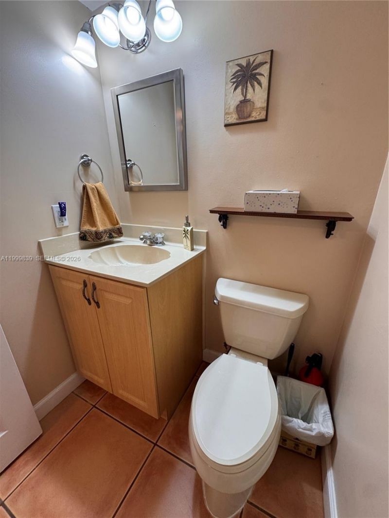 3725 S Ocean Dr, Unit 421, Hollywood, FL 33019 Photo
