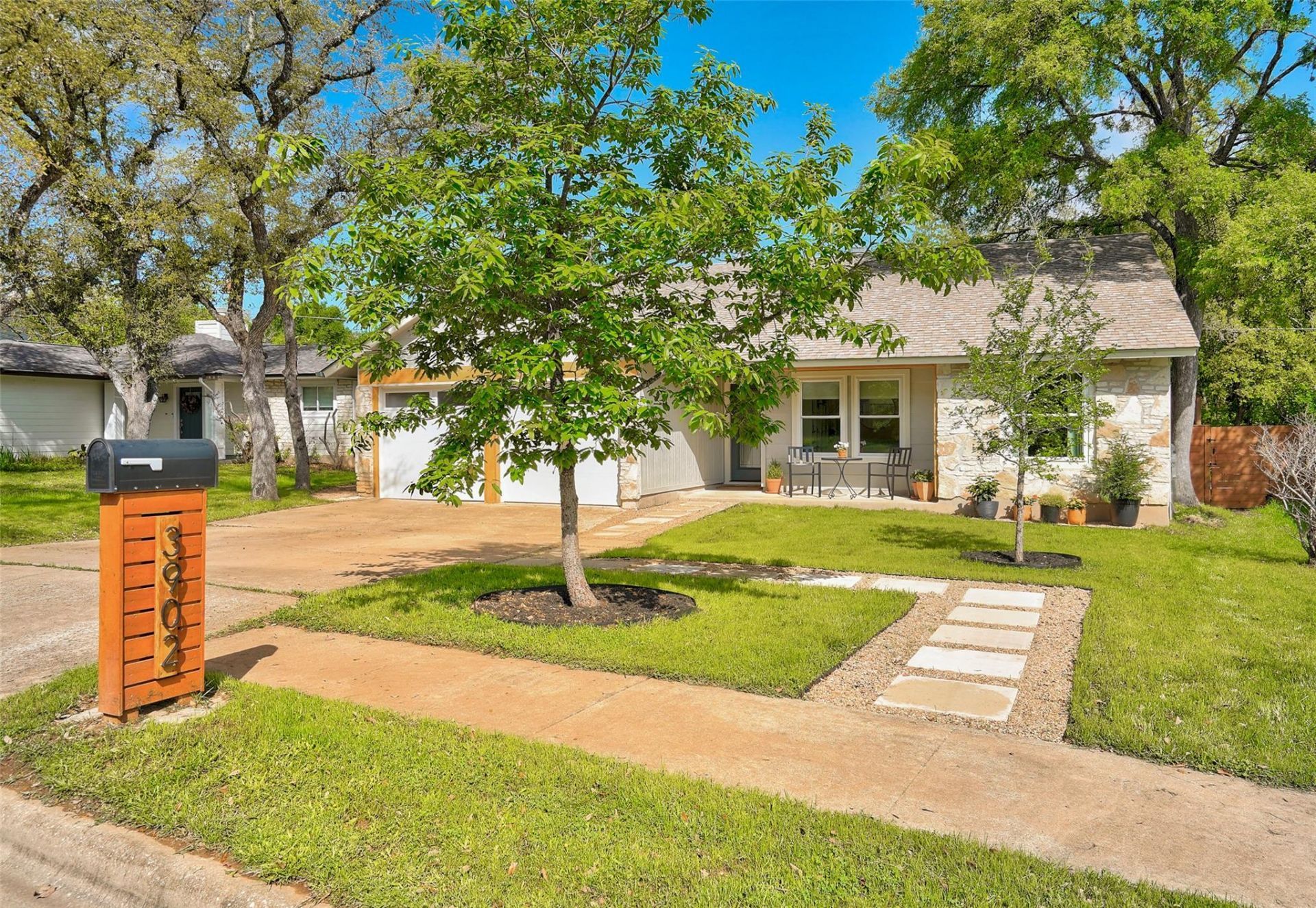 3902 Holt Dr, Austin, TX 78749 Main Photo