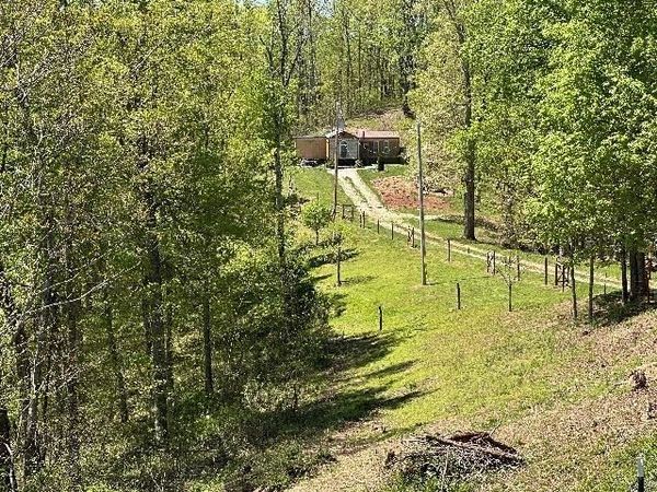 8123 Fairview Ridge Rd, Lesage, WV 25537