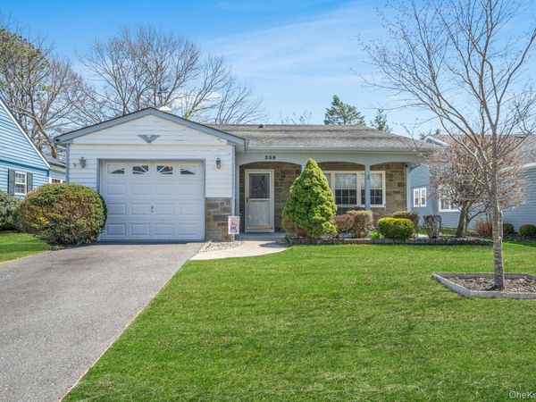 259 Edinburgh Drive , Ridge, NY 11961