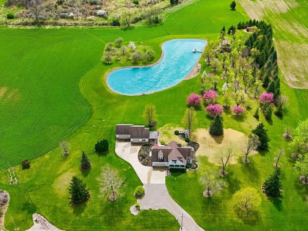 6862 County Road 40 Road, Butler, IN 46721