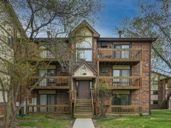 425 Berkshire Drive , Unit 16, Crystal Lake, IL 60014