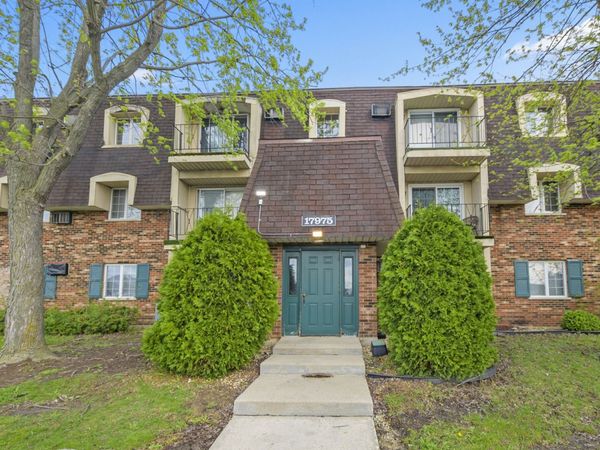17975 Huntleigh Court , Unit 301, Country Club Hills, IL 60478