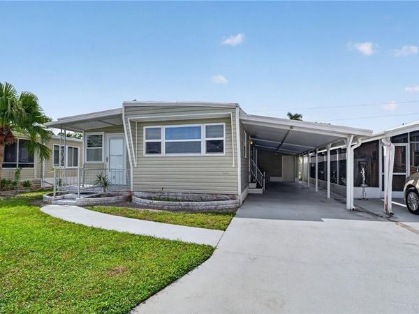 77 Enchanting BLVD, Unit E77, NAPLES, FL 34112