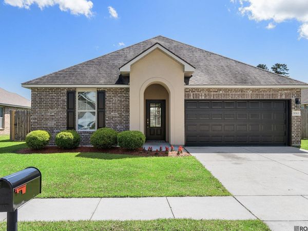 39363 Legacy Lake Dr, Gonzales, LA 70737