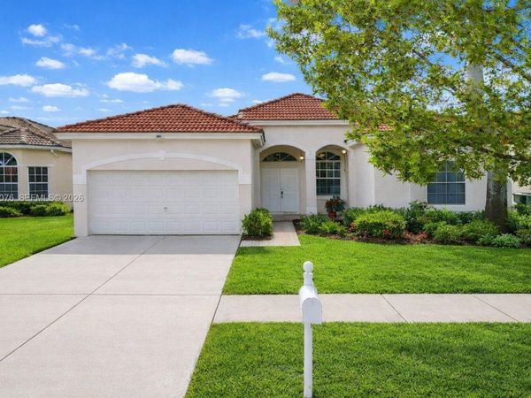 690 SE 30th Dr, Homestead, FL 33033
