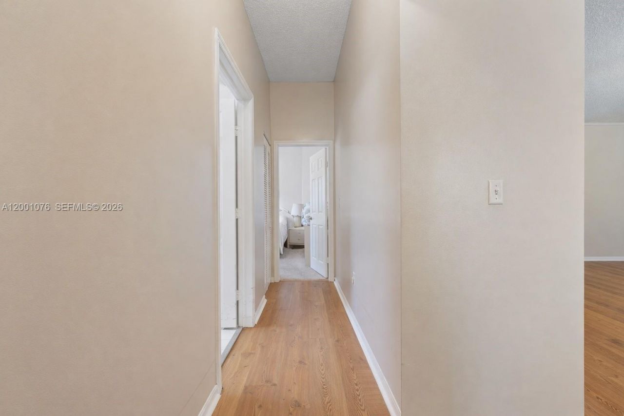 690 SE 30th Dr, Homestead, FL 33033 Photo